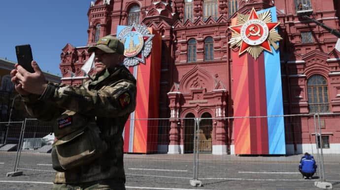 ЄС продовжив персональні санкції проти РФ на пів року, зі списку вилучили два імені