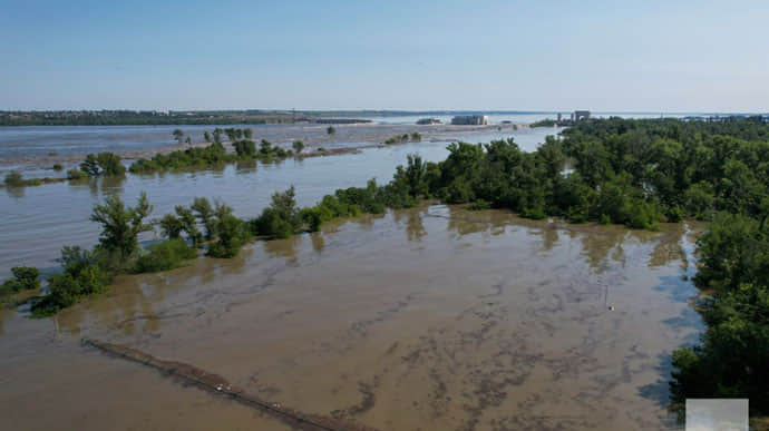 Kakhovka Reservoir drains by 1 metre overnight, average flood level in Kherson Oblast is 5.6 metres