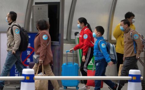 Китай закрывает границу для иностранцев из-за пандемии COVID 19