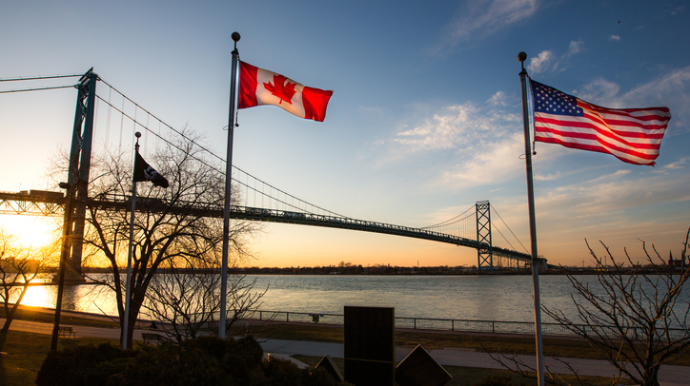 Поліція розігнала мітингарів з мосту між Канадою та США після шестиденної блокади