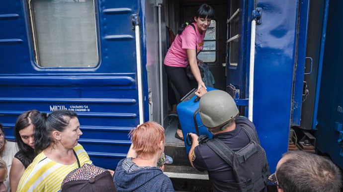 Люди відмовляються виїжджати з Куп’янщини − голова МВА 