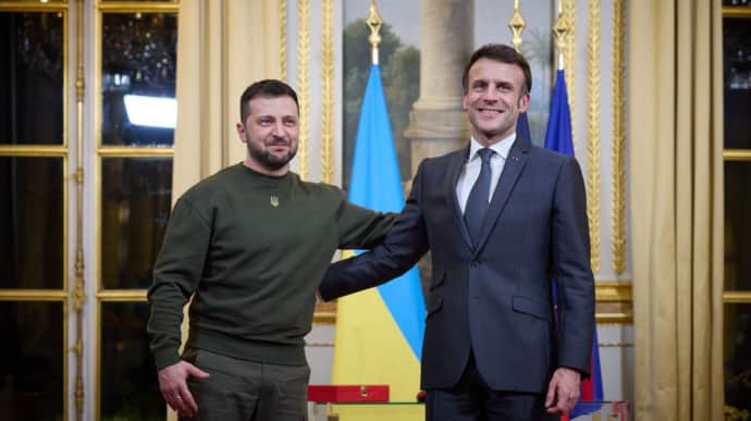 Zelenskyy to secure security guarantees in Paris by signing agreement with Macron