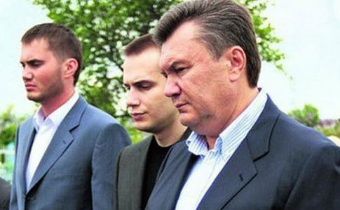Хомутынник о семейном совете Януковичей: Решили, что Саша – в бизнес, Витя – в политику