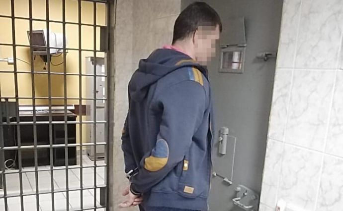 Полиция задержала мужчину, который напал на журналистов в Гидропарке в Киеве