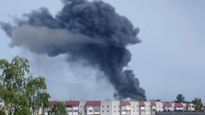 Warehouse of Russian defence company catches fire in Bryansk Oblast 
