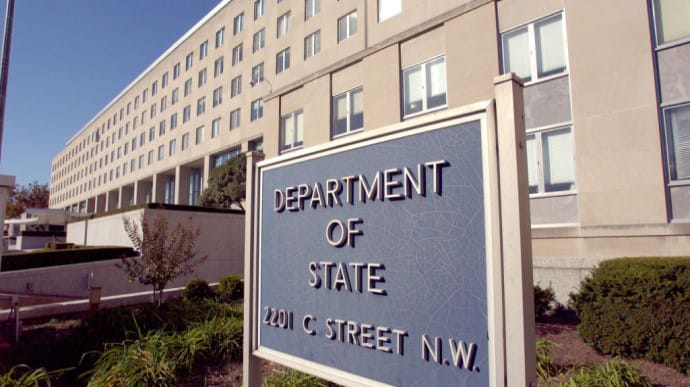 У Держдепі прокоментували дані про евакуацію працівників посольства США в Україні