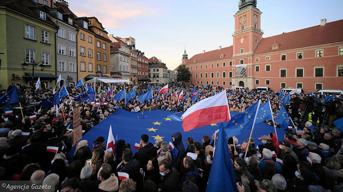 Остаюсь в ЕС: в Варшаве прошел многотысячный антиправительственный митинг