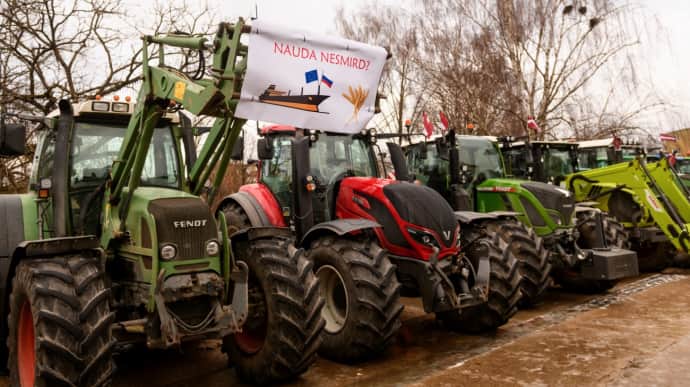 В Латвии фермеры устроили протест против продукции из России и Беларуси