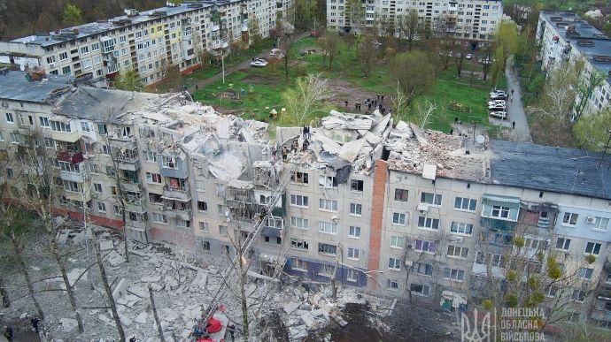 Strike on Sloviansk destroys over 50 residential buildings – Zelenskyy