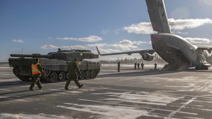 В Україну летить перший танк Leopard 2 від Канади