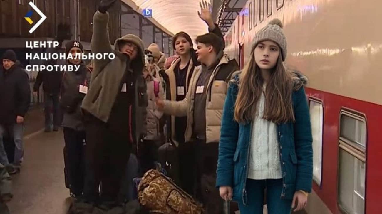 Russians deport 119 Mariupol high school students to St Petersburg for "re-education" – National Resistance Center