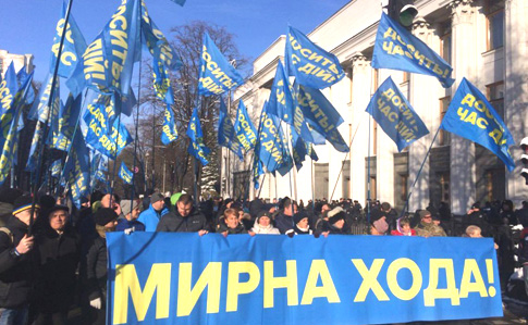У Києві два мітинги, вулицю Грушевського перекрито