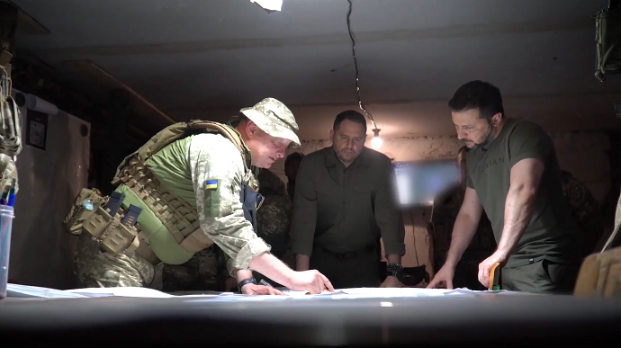 Zelenskyy thăm mặt trận Berdiansk và tặng thưởng cho các binh sĩ Ukraine