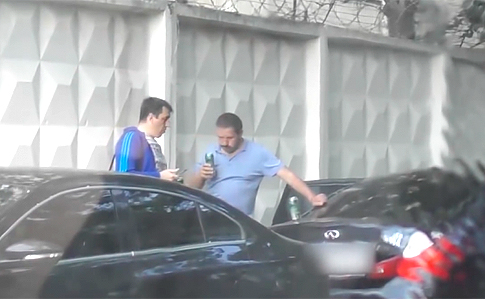 Прокурори їздять на коштовних авто бабусь і тещ і сідають п’яні за кермо – ЗМІ 