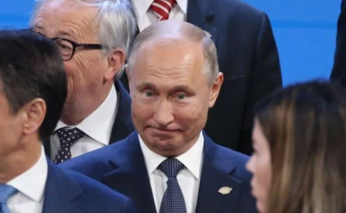 У Росії застосували новий закон, щоб прибрати новини про Путін пі**р