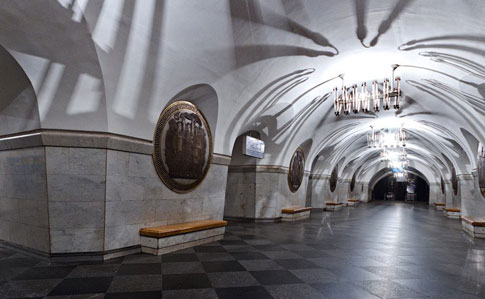 Поезд метро Киева снят с линии из-за взрыва петарды