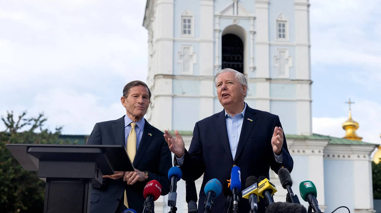 Trump’s associate Senator Graham seeks to introduce new sanctions against Russia to the G7 summit