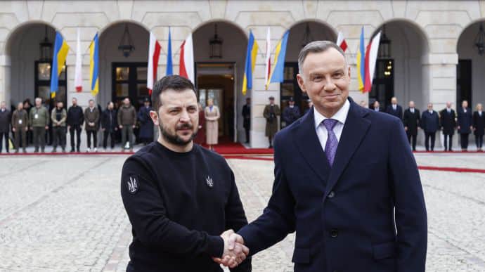 Zelenskyy discusses border blockade and security guarantees with Polish President