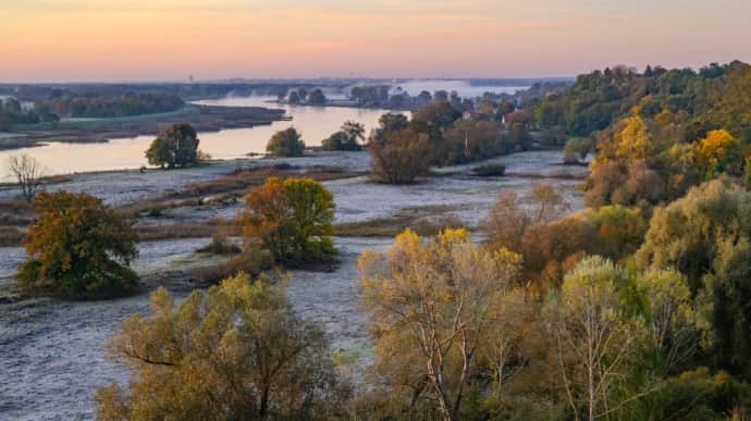 Найближчі два дні в Україні очікуються заморозки та тумани, можливі дощі на сході