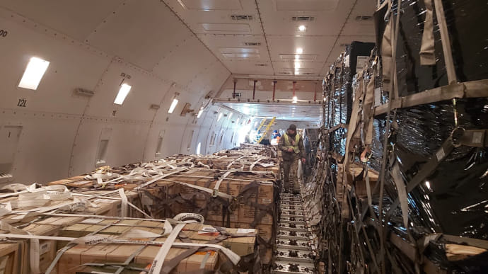 В Украину прибыл четвертый самолет США с военной помощью, на борту 81 тонна боеприпасов