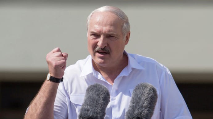ЄС вирішив запровадити санкції проти посадовців Білорусі, але не проти Лукашенка