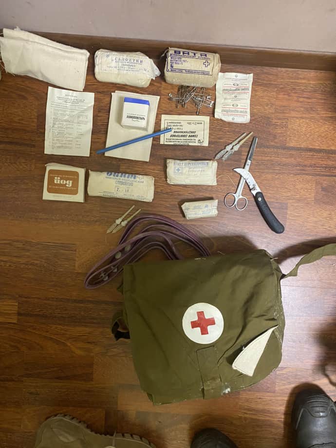 Аналогічна сумка до тієї, про яку розповідає Аліна, що належить її колезі – бойовому медику Борису Хмілевському. Усе – часів СРСР