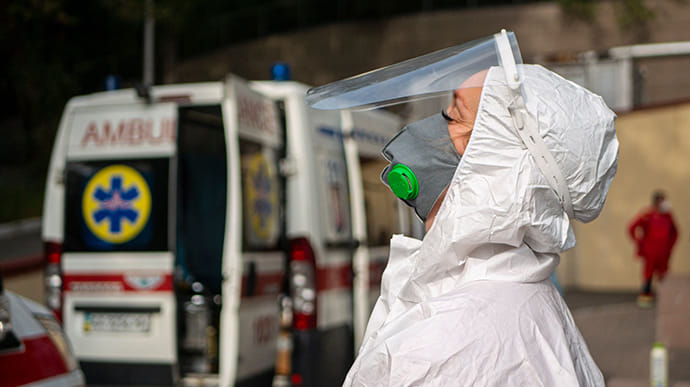 У Києві антирекорд смертей від коронавірусу: 21 людина за добу