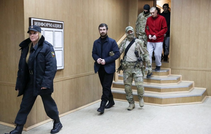 Судилище россиян над украинскими моряками