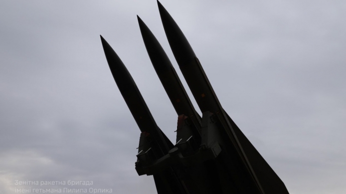 Ukrainian air defence downs 164 Russian Shahed drones and 14 missiles overnight, hits reported