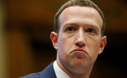Facebook впервые удалил страницы топ-чиновников