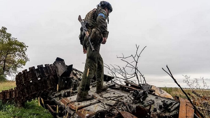 Ukrainian Armed Forces bring down 8 Russian UAVs and 2 planes, kill nearly 500 Russian soldiers