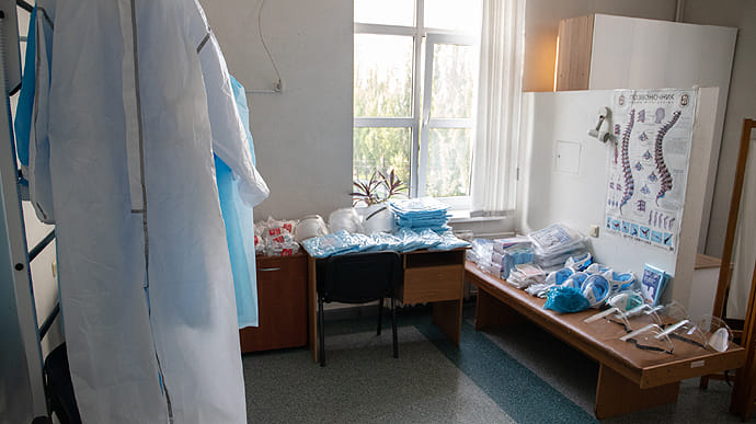 У Києві понад 3 сотні хворих на COVID і 15 смертей за добу 