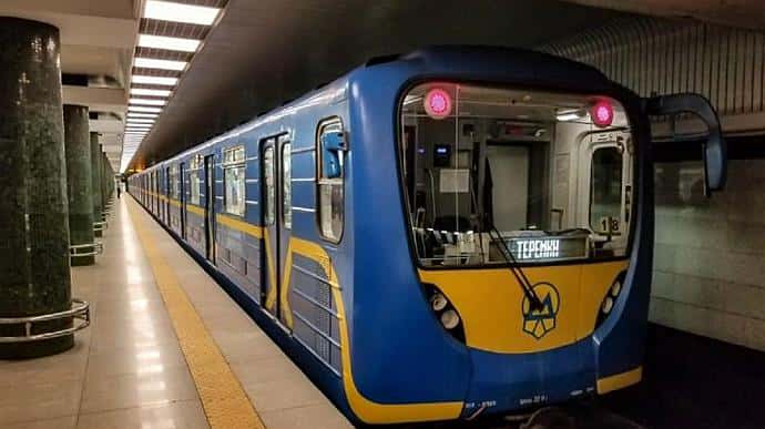 Метро Києва має забезпечити відстань 1,5 м між пасажирами на станціях – КМДА