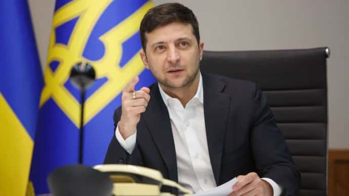 Зеленский подписал закон о льготном поступлении абитуриентов из ОРДЛО