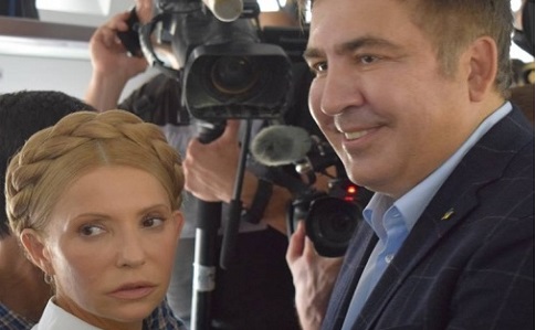 Саакашвили передал привет Ахметову и отправился в Перемышль