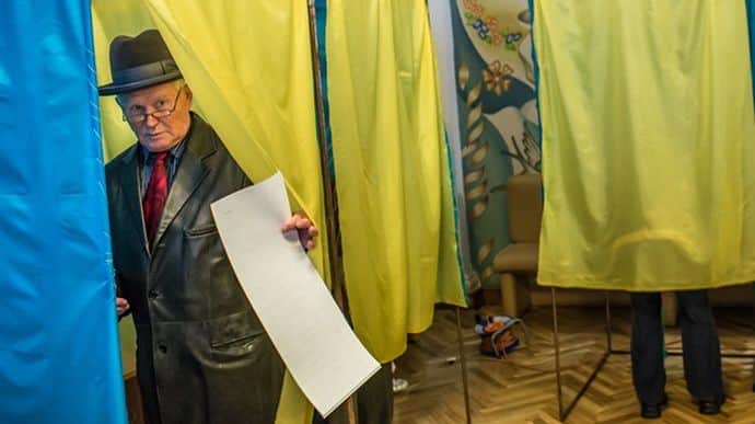 Over 60% of Ukrainians believe elections can only take place after war