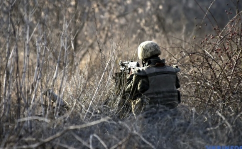 Война на Донбассе: с начала суток 6 обстрелов, один раненый