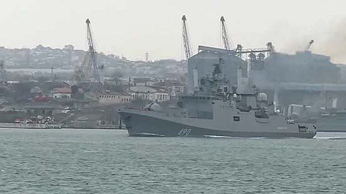 Десятки боевых кораблей РФ вышли в море для учений возле Крыма