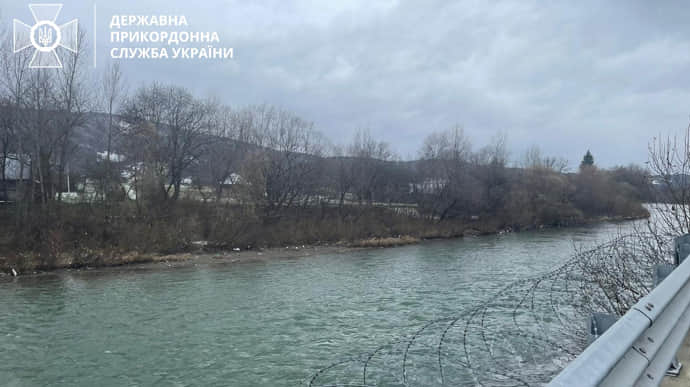 Зашел в Тису – и пропал: на Закарпатье ищут пропавшего возле границы с Румынией мужчину