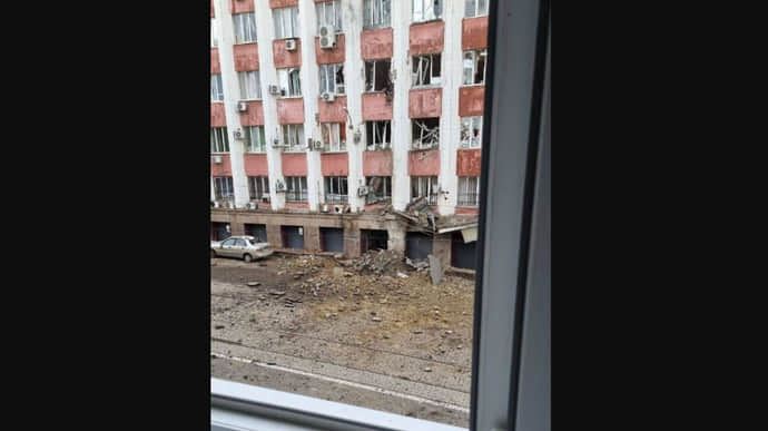 В окупованому Донецьку прилетіло в будівлю МВС терористів – Андрющенко 