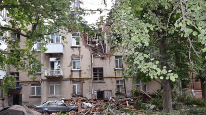 Росія в ніч на 3 липня вдарила дронами по будівлі СБУ в Сумах – Зеленський 