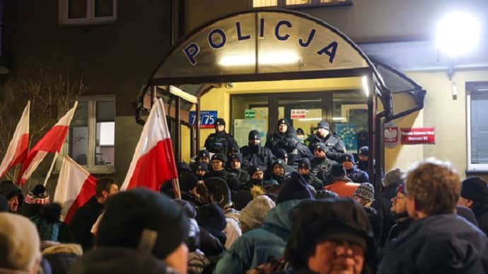 В Варшаве начались протесты из-за задержания бывших руководителей МВД