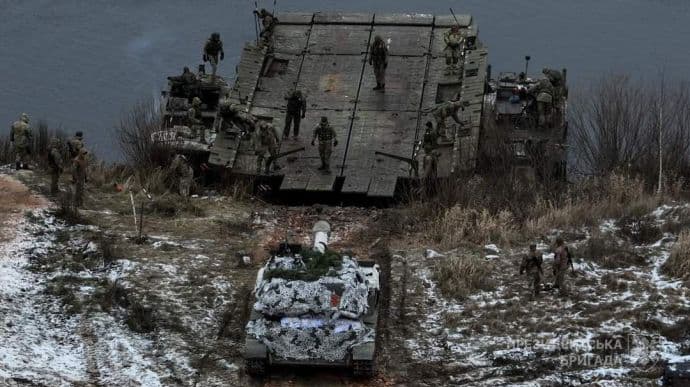 Генштаб: Росіяни намагаються вибити Сили оборони з плацдармів на лівобережжі Херсонщини