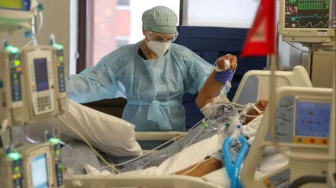 Лікар-антивакцинатор помер від коронавірусу