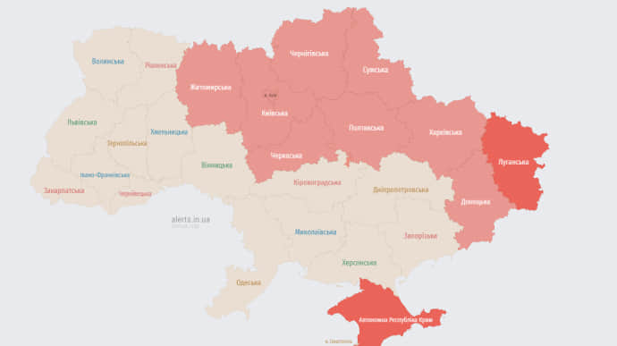 У Києві та низці областей лунала тривога через загрозу балістики
