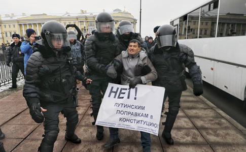 У Петербурзі затримали учасників акції проти змін до Конституції РФ 