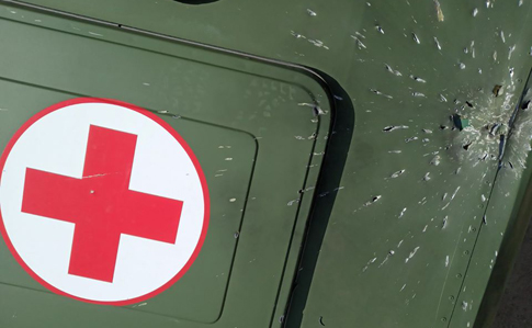 Бойовики атакували машину військових медиків: скинули гранати з безпілотника