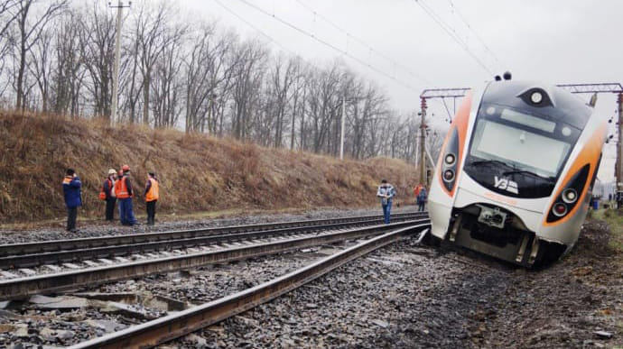 Через сходження потяга Інтерсіті звільнять 6 керівників Придніпровської залізниці  