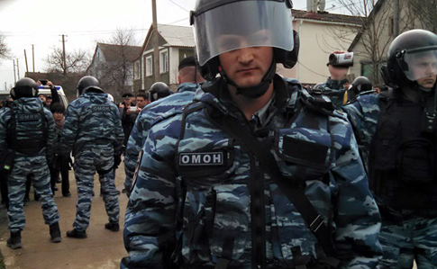 В аннексированном Крыму продолжаются обыски у крымских татар