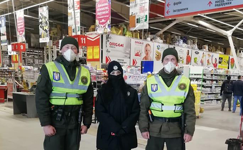 Карантин: поліція вдруге оштрафувала керівників гіпермаркетів на Київщині